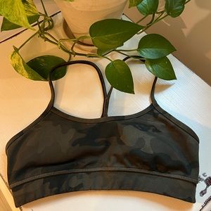 Lululemon 🍋🖤 CAMO Flowy Y Bra